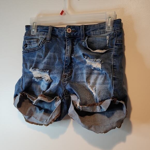 KanCan Distressed Ripped Style Jean Denim Shorts Women's Sz W5 26 EUC NICE! - Picture 2 of 7